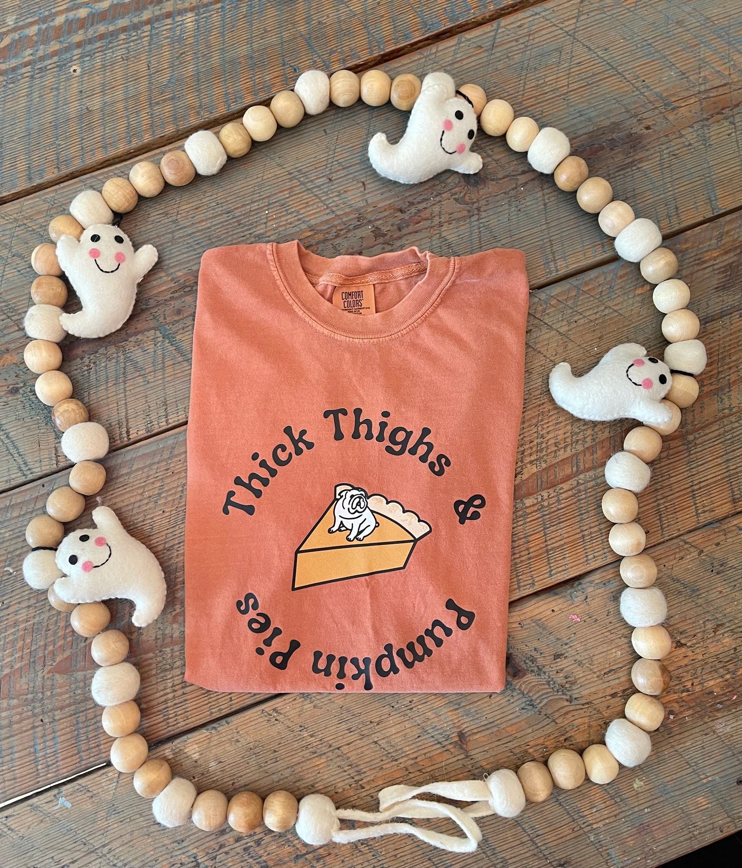 Thick Thighs & Pumpkin Pies (English Bulldog) T-shirt