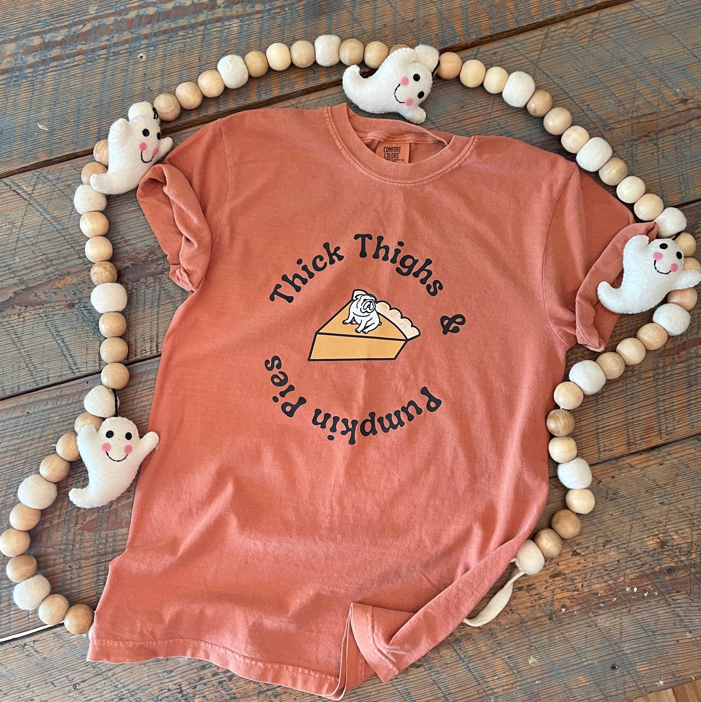 Thick Thighs & Pumpkin Pies (English Bulldog) T-shirt