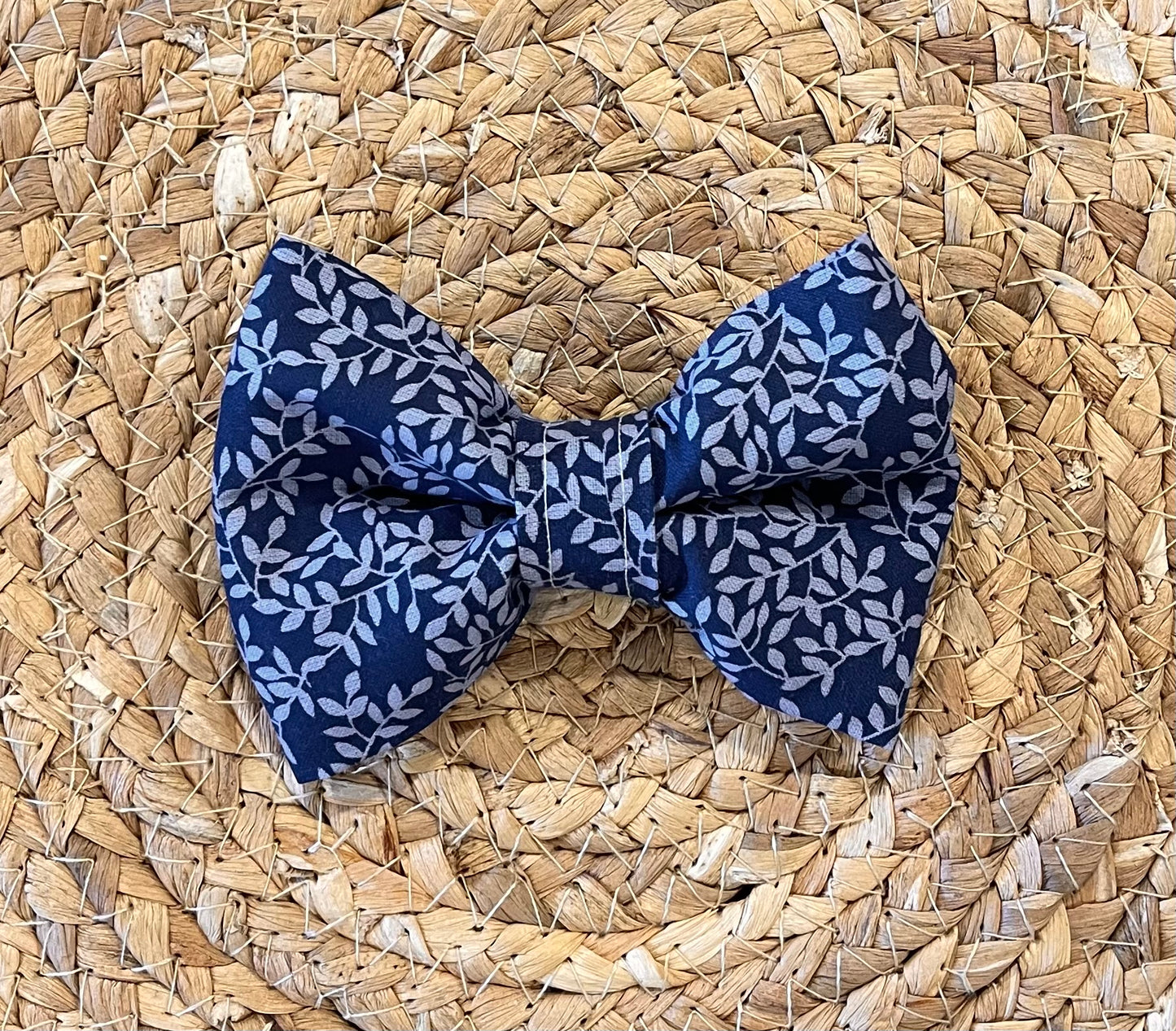 Bowtie - Blue Beach Leaves